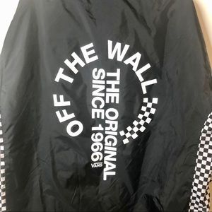 vans distorted off the wall black anorak jacket